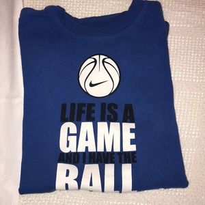 Nike basketball boys tee